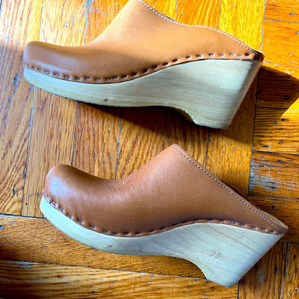 Number 6 Brown Leather Clogs size 38